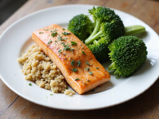 Zdrowy obiad: pieczony łosoś z brokułami i komosą ryżową